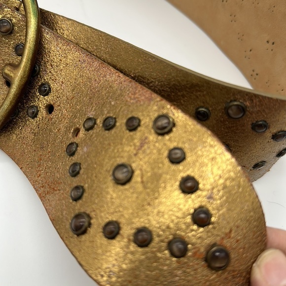 Distressed Italian Leather Studded Belt Size M-New With Tag MSRP $105 - Picture 4 of 6